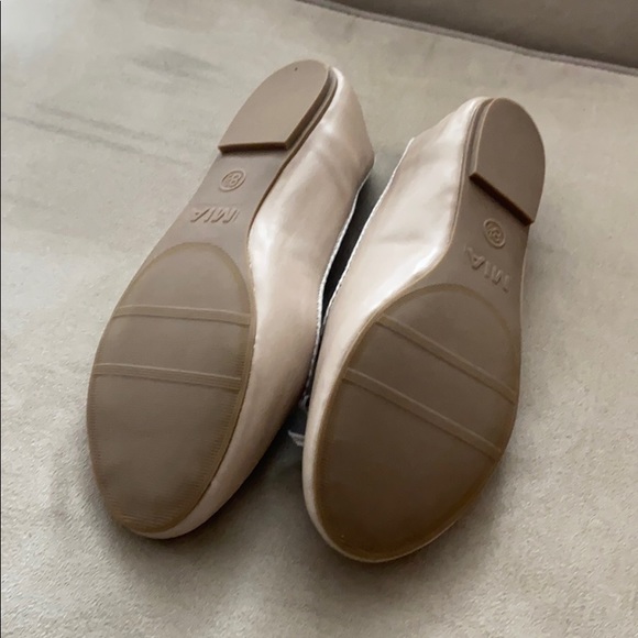 Mia Britta Bow Ballet Flats - Picture 2 of 3